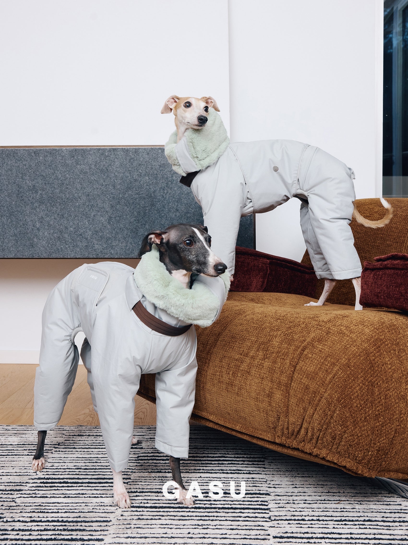 GASU Assembler / [Space Silver] 3M Thinsulate™ Antistatic Down-Feel Ultra-Waterproof Extra-Thick 4-Legged Padded Snowsuit
