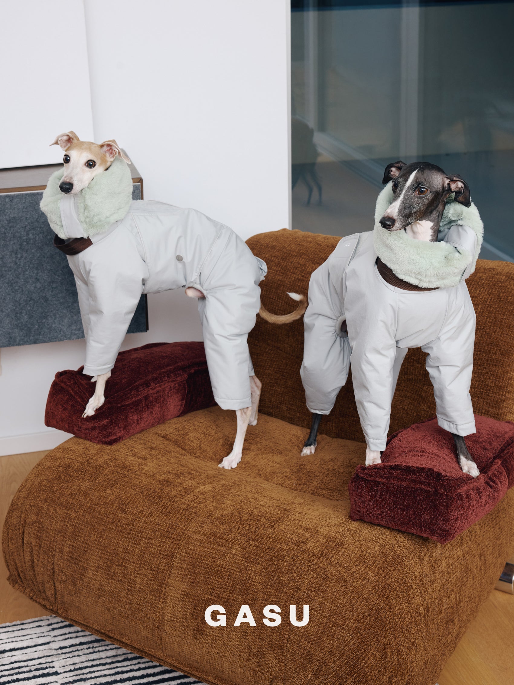 GASU Assembler / [Space Silver] 3M Thinsulate™ Antistatic Down-Feel Ultra-Waterproof Extra-Thick 4-Legged Padded Snowsuit