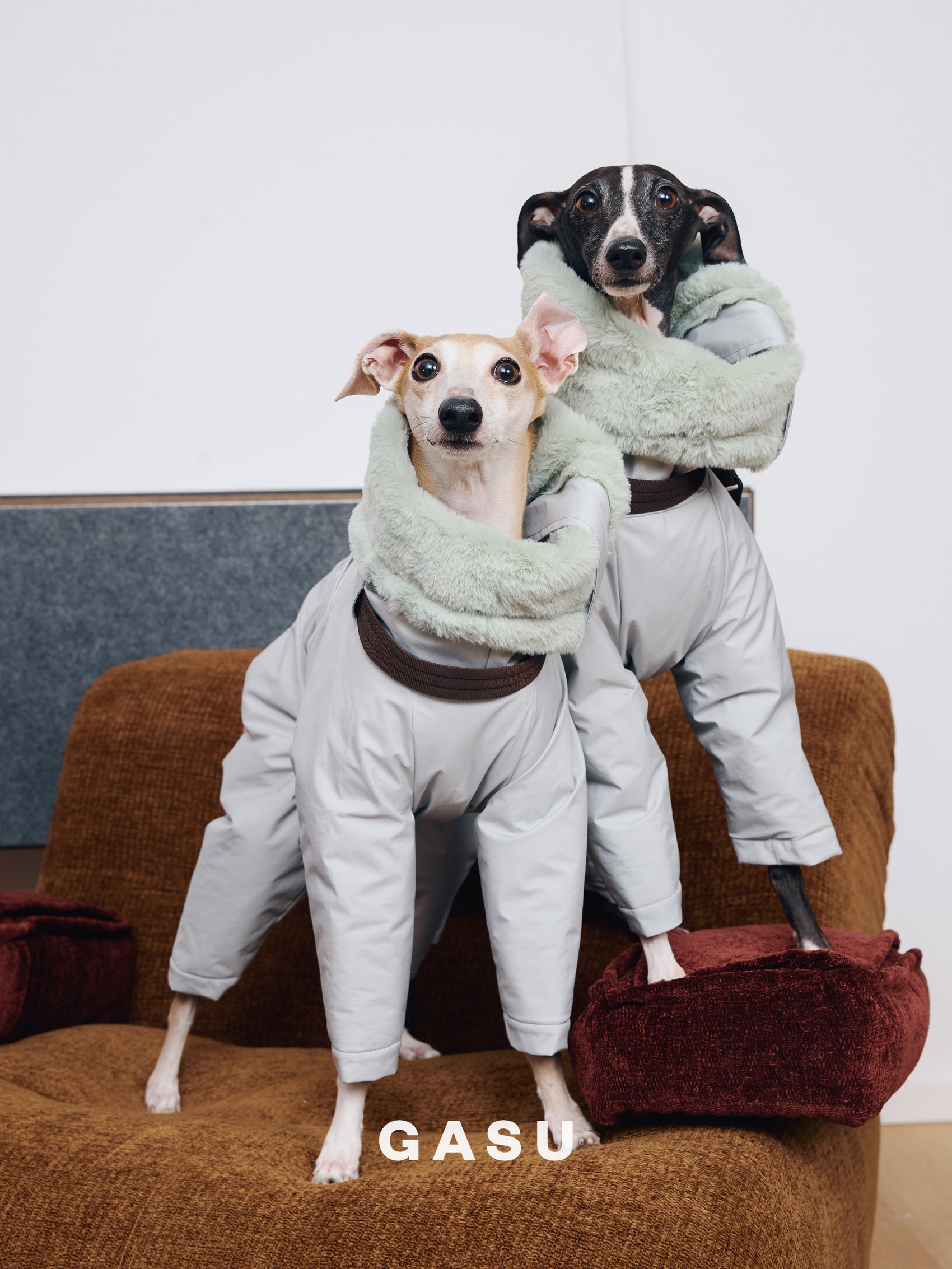 GASU Assembler / [Space Silver] 3M Thinsulate™ Antistatic Down-Feel Ultra-Waterproof Extra-Thick 4-Legged Padded Snowsuit