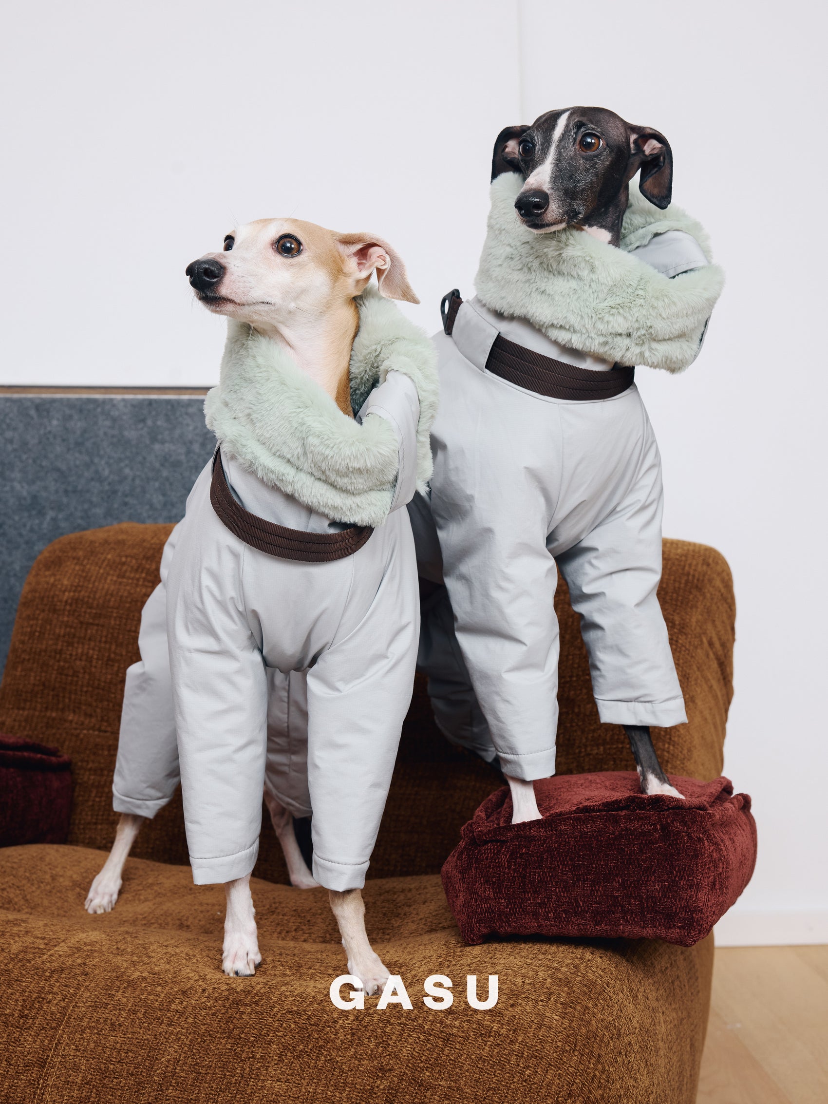 GASU Assembler / [Space Silver] 3M Thinsulate™ Antistatic Down-Feel Ultra-Waterproof Extra-Thick 4-Legged Padded Snowsuit
