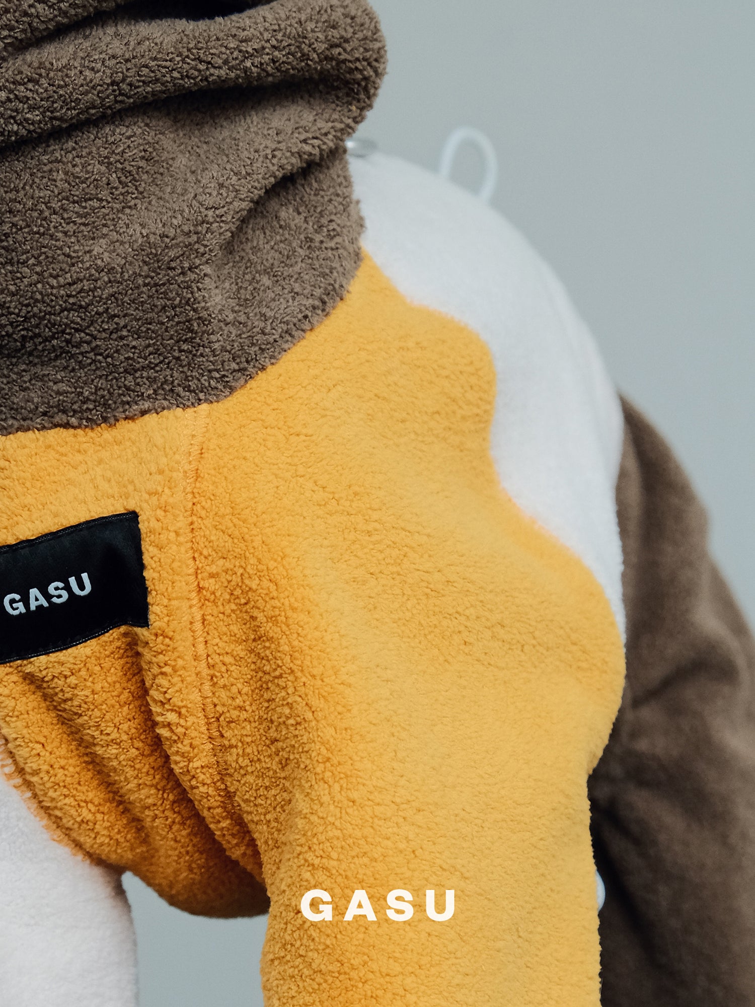 GASU Soleil CAKE JUMPSUIT / [Mango Creme Coffee Cake] Anti-static Fabric Adjustable 4-Leg Fleece Jumpsuit