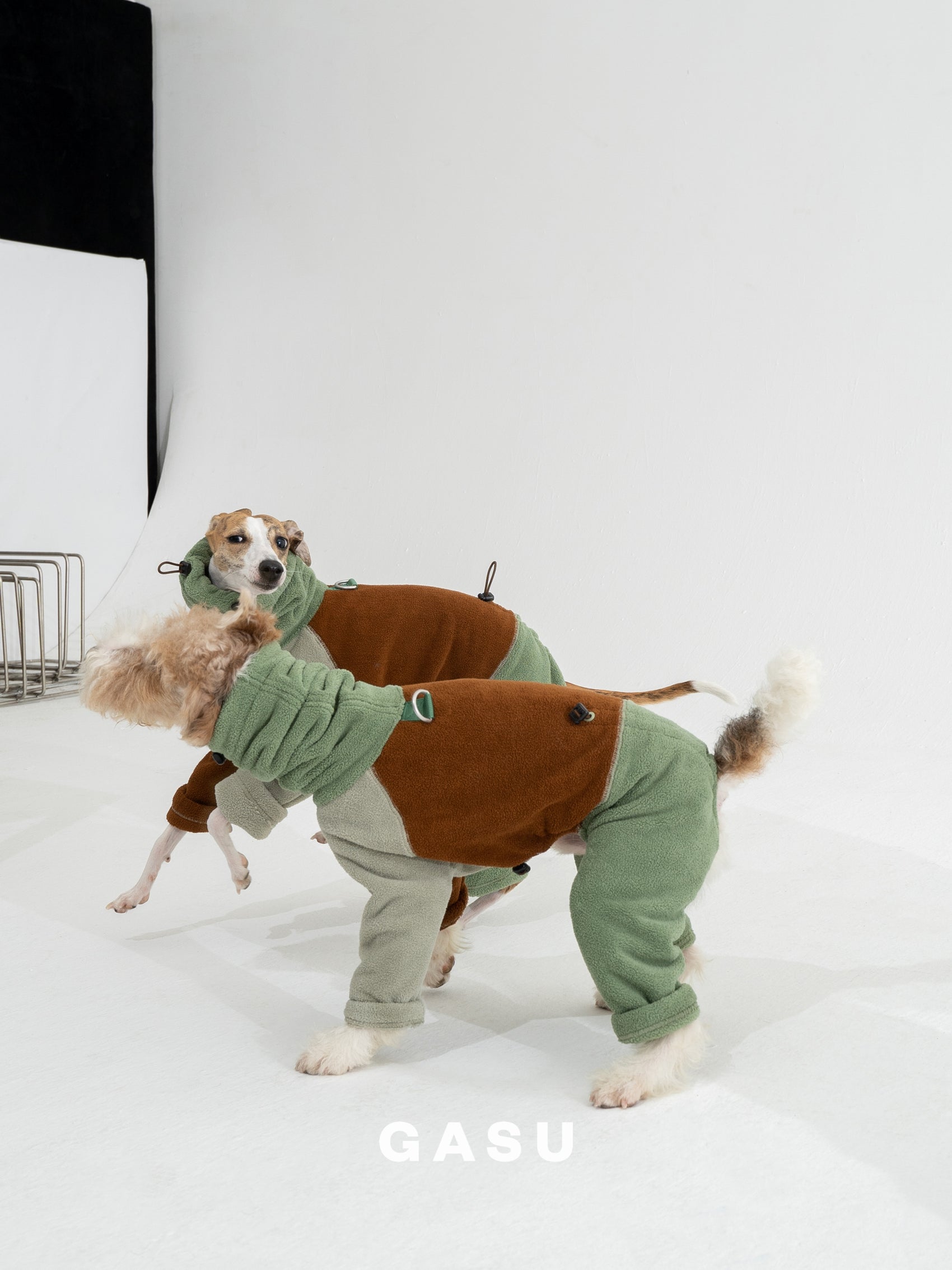 GASU Soleil CAKE JUMPSUIT / [Matcha Chocolate Cake] Anti-static Fabric Adjustable 4-Leg Fleece Jumpsuit
